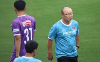 CLIP: Buổi tập đầu tiên của tuyển Việt Nam vắng 3 cầu thủ SLNA nghi F2 phải cách ly