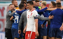 Siêu sao Lewandowski "tịt ngòi", Ba Lan thất thủ trước Slovakia