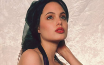 Nhan sắc "không tì vết" của Angelina Jolie thời trẻ