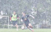 Trông chờ V-League trở lại