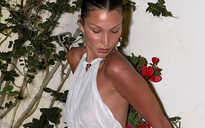 Siêu mẫu Bella Hadid quyến rũ trong đầm trắng xuyên thấu