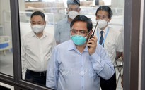Thủ tướng Phạm Minh Chính kiểm tra đột xuất các điểm "nóng" về dịch Covid-19 ở Hà Nội