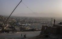 Thủ đô Kabul hứng rốc-két, Taliban đứng trước "phép thử" khó