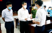 Bệnh viện Chợ Rẫy trao học bổng đến hết đại học cho học sinh mồ côi vì Covid-19