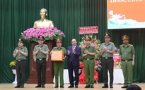 Chủ tịch nước Nguyễn Xuân Phúc thăm, chúc Tết Công an TP HCM