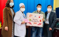 Mang “Tết ấm” về với bệnh nhân phong Bắc Ninh