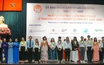 Chi hơn 24 tỉ đồng cho học bổng khuyến tài