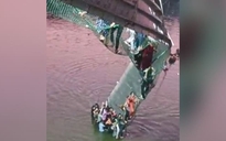 Ấn Độ: Sập cầu treo có 500 người bên trên, 120 người thiệt mạng