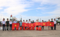 Trao 2.000 lá cờ Tổ quốc cho ngư dân Bình Thuận