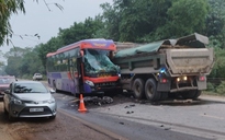 2 người tử vong trong vụ tai nạn liên hoàn giữa xe khách, xe máy và xe tải