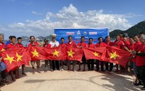 "Đường cờ Tổ quốc" đỏ thắm xã đảo Cam Bình