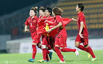 Hà Nội tặng đội tuyển bóng đá nữ Việt Nam 1 tỉ đồng