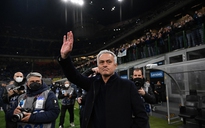 AS Roma lại thua, HLV Mourinho bị chê cầm quân kém