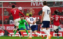 Ronaldo lập hat-trick, Man United hạ Tottenham ở Old Trafford