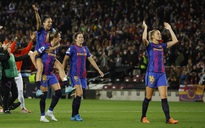 Khán giả đông kỷ lục xem Barcelona đè bẹp Real Madrid ở Champions League nữ
