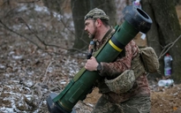 Mỹ hứa "bơm" vũ khí mỗi ngày, Nga tố Ukraine dàn dựng
