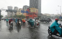 TP HCM mưa lớn, kẹt xe trầm trọng trên nhiều tuyến đường