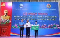 Nutifood phối hợp quỹ phát triển tài năng Việt trao hàng ngàn quà tặng cho công nhân Bình Dương