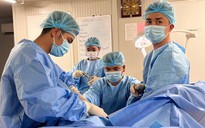 Bệnh viện dã chiến "mũ nồi xanh" phẫu thuật cho bệnh nhân rò hậu môn phức tạp