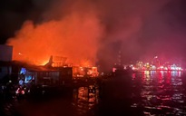 Cháy lớn trong đêm khiến 11 căn nhà ở Phú Quốc bị thiêu rụi