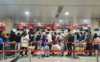 Việt kiều về quê ăn Tết, sân bay Tân Sơn Nhất đón khách đông nhất từ sau COVID-19