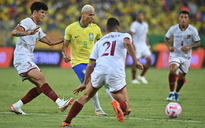 Hàng công nhạt nhòa, Brazil rơi điểm số trước đội hạng 53 thế giới