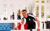 Ronaldo nhận án phạt 99 roi vì tội "ngoại tình"