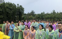 Dâng hương tưởng niệm các anh hùng liệt sĩ tại Côn Đảo