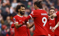 Salah giúp Liverpool một tay hạ gục Everton