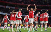 Arsenal áp sát ngôi đầu, Man United nhọc nhằn lên Top 6 Ngoại hạng Anh