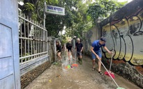 Sau lũ lụt, "lũ bùn" vây bủa TP Huế