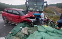 Tai nạn trên cao tốc Cam Lộ - La Sơn, 2 người bị thương, nhiều phương tiện hư hỏng