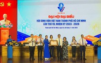 Hội Sinh viên TP HCM nhận Huân chương Lao động hạng ba