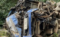 Xe ben biến dạng sau tai nạn trên cao tốc La  Sơn – Túy Loan