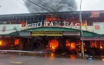 CLIP: Cháy lớn tại chợ Tam Bạc - Hải Phòng