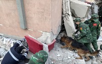 CLIP: Đoàn cứu hộ Quân đội đưa các thi thể khỏi đống đổ nát ở Thổ Nhĩ Kỳ