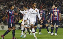 Rượt đuổi tỉ số ở Nou Camp, Barcelona chật vật chia điểm Man United