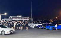 Đoàn siêu xe "phóng như bay" trên cao tốc TP HCM - Long Thành - Dầu Giây
