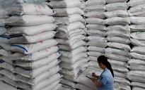 TP HCM: Bắt giữ gần 40 tấn đường cát nghi nhập lậu gần chợ Bình Tây