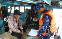 Vùng Cảnh sát biển 4 dẫn giải tàu cá chở hàng trái phép về Phú Quốc