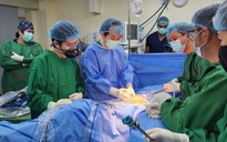 Bác sĩ Việt Nam chuyển giao kỹ thuật phẫu thuật robot cho bác sĩ Philippines