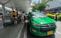 Khách đi taxi Tân Sơn Nhất sẽ "cõng" 3 loại phí