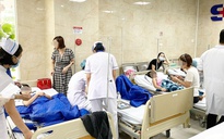 Gần 50 học sinh tiểu học ở Hà Nội nghi bị ngộ độc sau chuyến tham quan