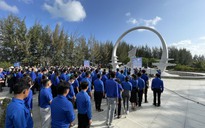 Hành trình "Sống mãi tuổi hai mươi" đến Khu tưởng niệm Chiến sĩ Gạc Ma
