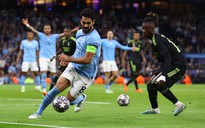 Man City tiến sát "cú ăn ba" lịch sử