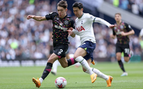 Thua thảm Brentford sân nhà, Tottenham tan giấc mơ Top 6