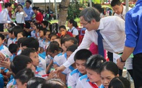 Ngành giáo dục chậm đấu thầu, học sinh Quảng Nam chưa được uống sữa học đường