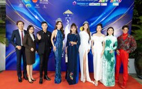 Bà Hồ Thị Thanh Hương trao “viên ngọc biển cả” đến Miss SIU
