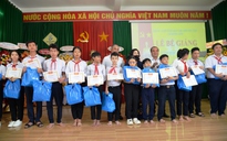 Hơn 2,5 tỉ đồng ủng hộ Trung tâm nuôi dạy trẻ khuyết tật Võ Hồng Sơn