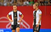 Vừa thắng nhọc tuyển nữ Việt Nam, Đức lại thua đội hạng 77 thế giới